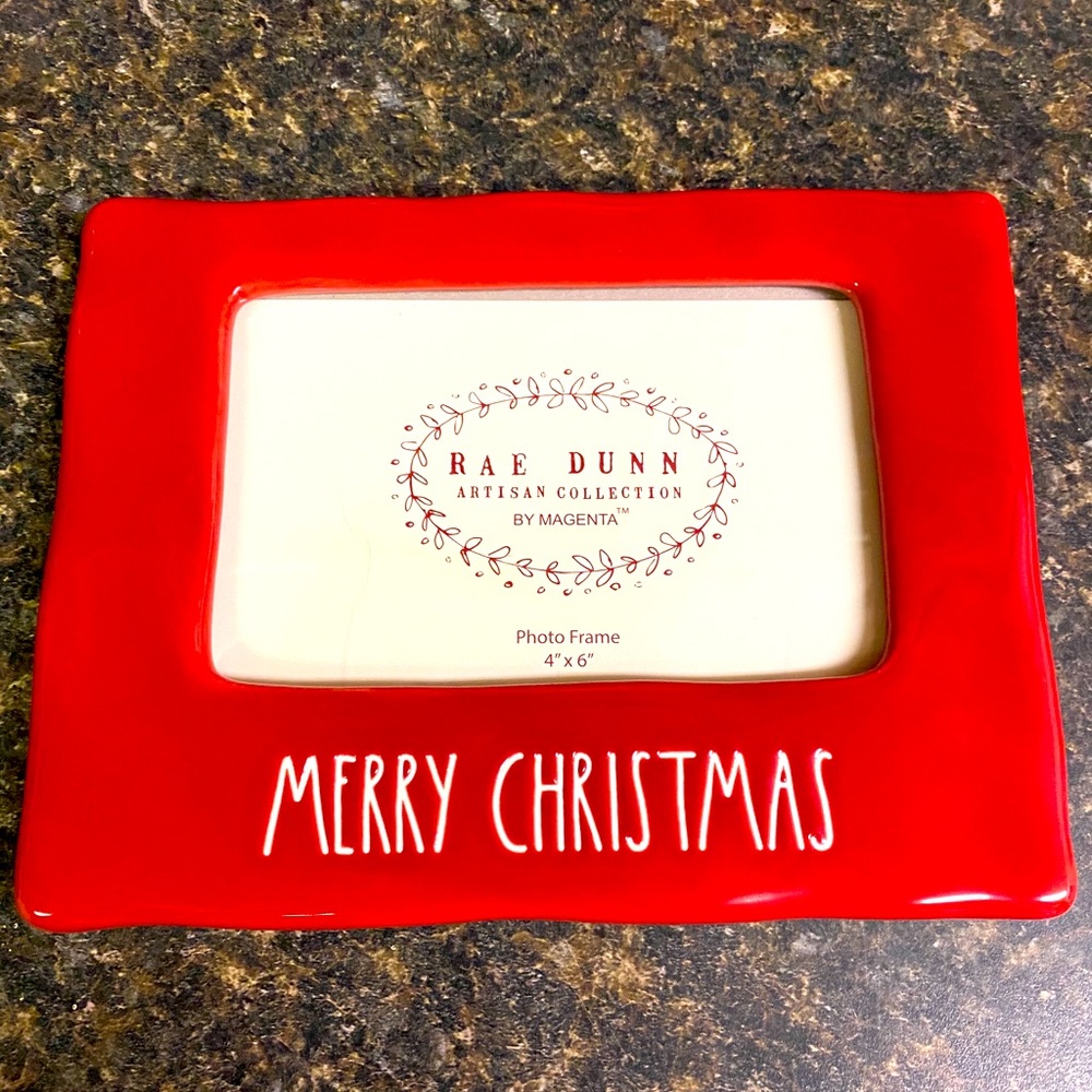 RAE DUNN ‘MERRY CHRISTMAS’ 4x7 photo frame!